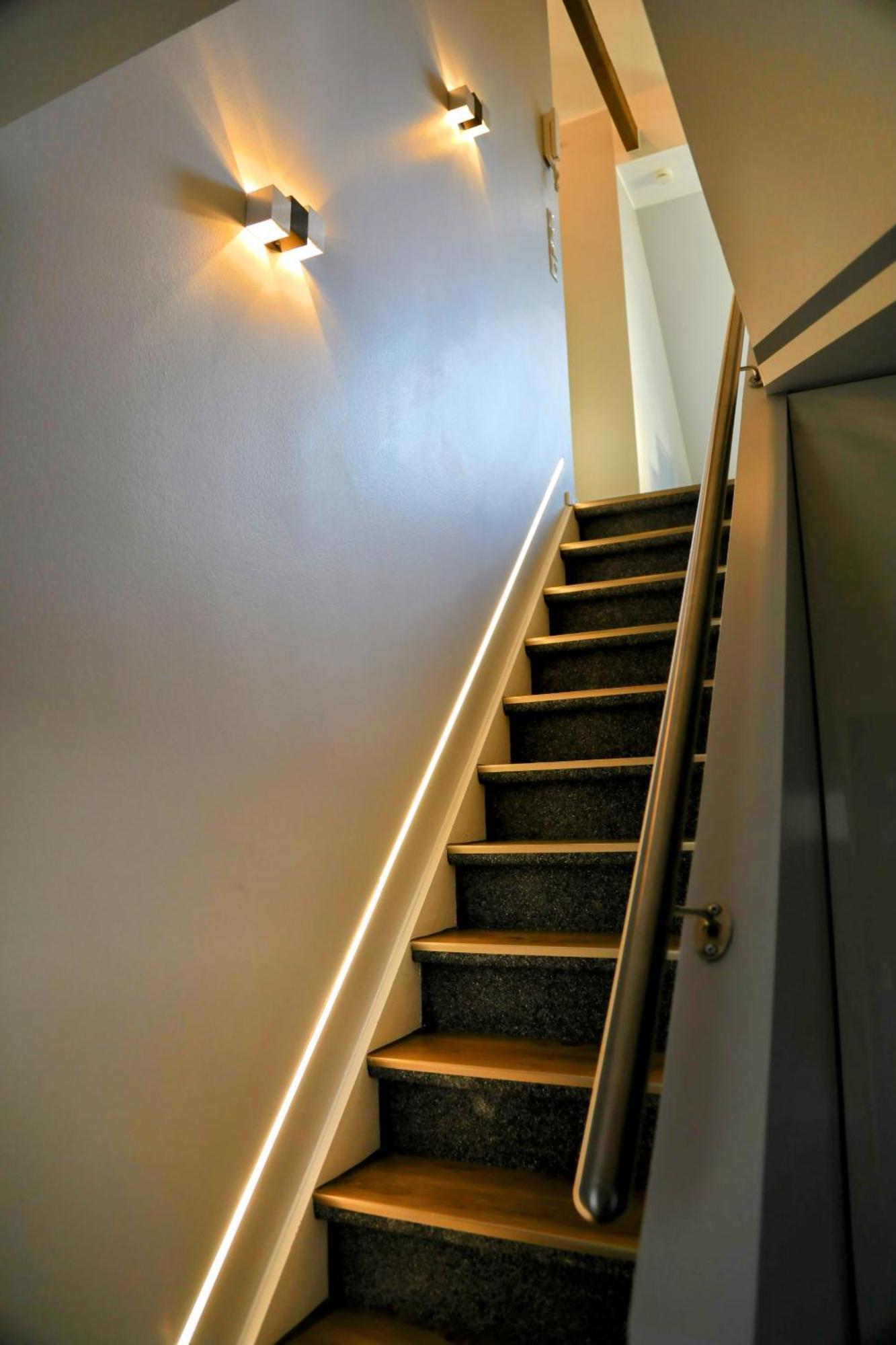 Eine Sehr Gemuetliche Dachgeschoss Ferienwohnung Ihlow  Esterno foto