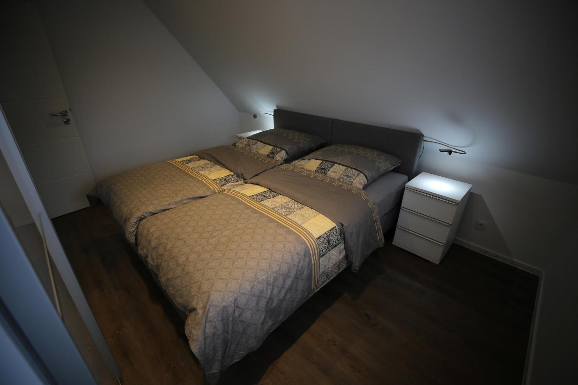 Eine Sehr Gemuetliche Dachgeschoss Ferienwohnung Ihlow  Esterno foto