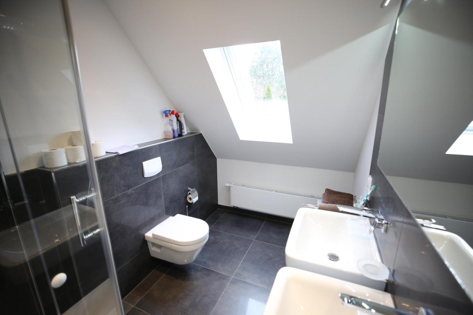 Eine Sehr Gemuetliche Dachgeschoss Ferienwohnung Ihlow  Esterno foto